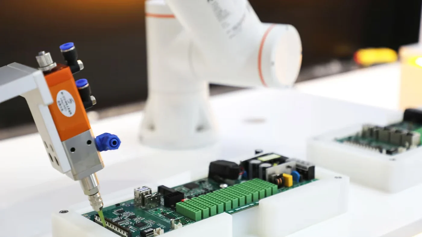 Robot colaborativo FAIRINO para educación, formación técnica e investigación